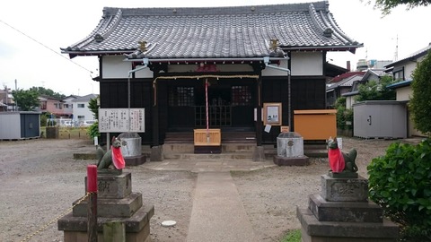 右京塚神社に内にある夫婦稲荷の「ご珍木」