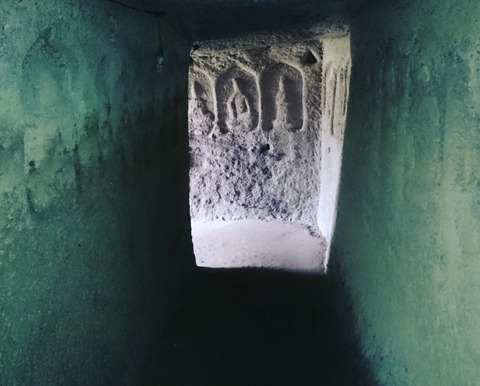 「岩谷観音堂」富津市の秘境！無数の仏像が浮彫されている洞窟
