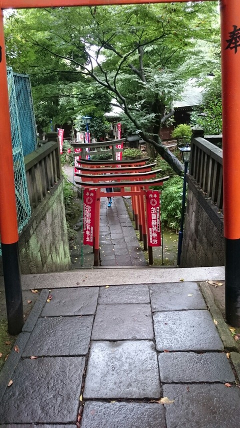 上野のパワースポット穴蔵！花園稲荷神社にある、お穴様と呼ばれる穴稲荷。