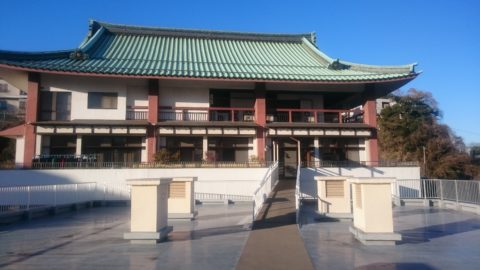 横浜にある浮遊寺「三宝寺」