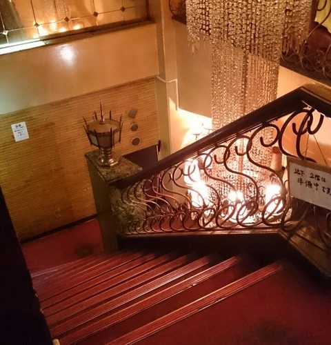 上野/昭和を感じる豪華絢爛な純喫茶「丘」