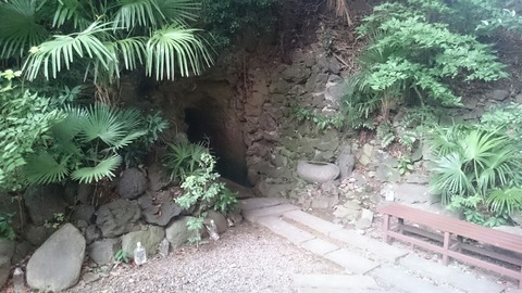 【港区】東京のど真ん中にある洞窟/芝公園「松蓮社弁天洞」