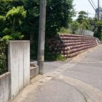 【松戸】まるで常滑のやきもの散歩道…松戸のとある場所にある壺の擁壁